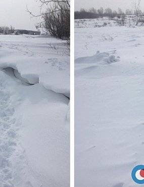 Снежный плен: Из-за нечищеной сельской дороги к 4-месячному ребенку не могла добраться скорая помощь