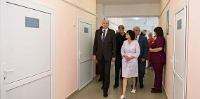 Евгений Солнцев в Илекском районе. Фото правительства региона 