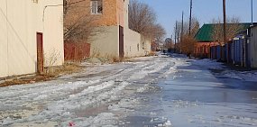 В Орске затопило несколько улиц из-за аварии на водоводе