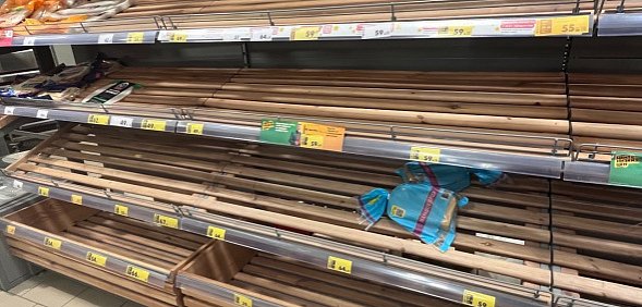 В Орске полки в магазинах пустеют, а маркетплейсы задерживают доставку