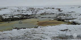 Разлив нефти. Фото МЧС 