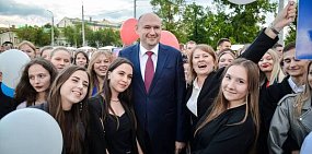 Врио губернатора и молодежь Оренбурга. Источник: ТГ-канал Евгения Солнцева 