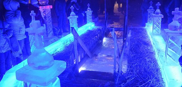 «Никаких грехов моржевание не прощает»: Известный священник заявил, что крещенское купание – это не церковная традиция