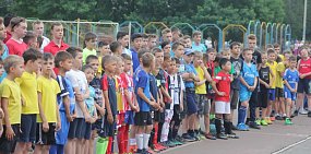 В Оренбурге в День защиты детей прошел футбольный турнир дворовых команд