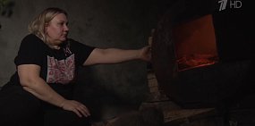 Наталья в своем «жилище». Стоп-кадры из программы «Мужское женское»