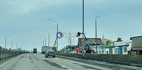 Загородное шоссе в Оренбурге после зимы все в ямах. Губернатор поручил до конца недели начать ремонт дороги