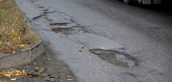 За выбоины на улице Станиславского в Орске начальника УЖКХ оштрафовали на 20 тыс. рублей