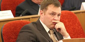 Депутату ЗС предложили извиниться перед избирателями за езду без прав в нетрезвом виде