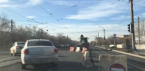 Из-за ремонта проспекта Мира в Орске на Гагаринском путепроводе пробка 