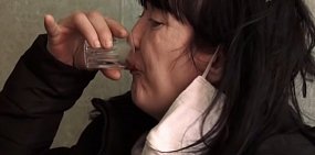 «Пропадаю я»: 17-летняя дочь просит спасти свою мать от алкоголизма экспертов шоу «Мужское/Женское» на Первом канале