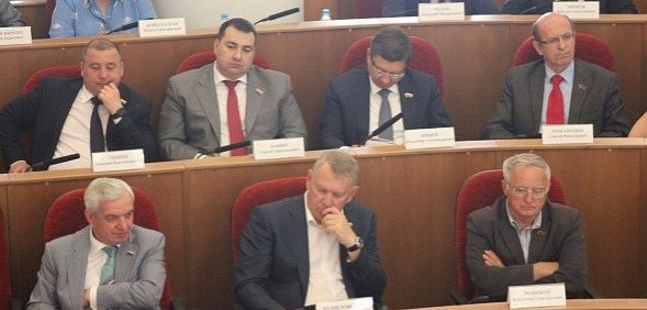 Депутаты Заксоба утвердили рекордное поступление в бюджет области