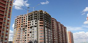 В Оренбургской области увеличили число семей для соцвыплат на жилье вне очереди. Кому она положена?