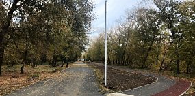2 недели после окончания срока работ: как сейчас выглядит парк Строителей в Орске?