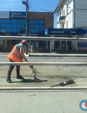 После эксперимента Урал56.Ру в Орске начали вычищать трамвайные пути и остановки