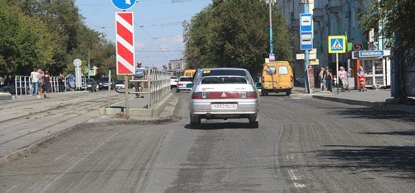 На проспекте Ленина в Орске начали замену асфальта