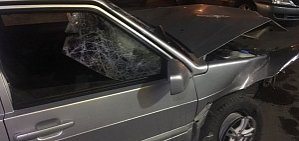 В Оренбурге автомобиль протаранил остановку, один человек погиб