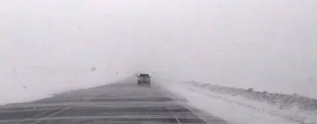 Трасса в Оренбургской области в метель