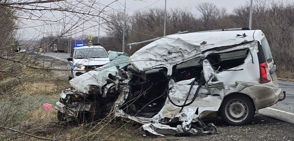 Легковой автомобиль на месте происшествия 