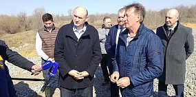 Во время обхода дамбы в Орске 1 апреля 2025 года