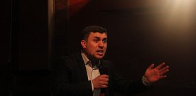 «Когда умрет Жириновский, ЛДПР перестанет существовать»: На встречу с блогером и депутатом Николаем Бондаренко в Оренбурге пришли около 800 человек