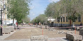 В Оренбурге на улице Советской заменяют плиточное покрытие