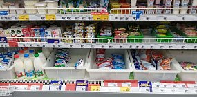 Продукты в магазине, фото: Урал56.Ру