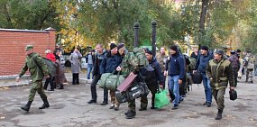 Добровольцы в Оренбурге. Фото из архива