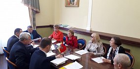 В кабинете заместителя главы Оренбурга по строительству висит портрет Петра I