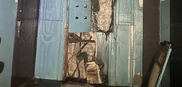 Пожар в подъезде. Фото МЧС