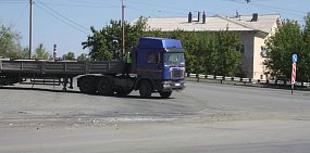 В Орске грузовикам запретили днем ездить по улицам города во время жары