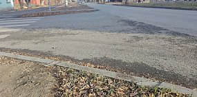 В Орске на обновленной улице Московской уже поломались бордюры