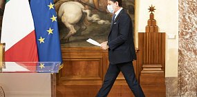 Джузеппе Конте в здании правительства Италии. Источник фото: governo.it 