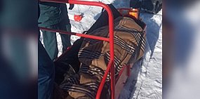 Из-за снежных заносов пациентку из Оренбургской области пришлось на санях довозить до автомобиля скорой помощи