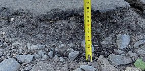 Состояние дороги в поселке Солнечный в Оренбурге, фото: местные жители