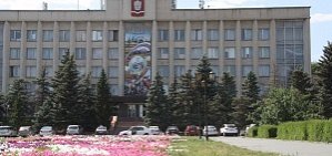 Сколько заработали чиновники Новотроицка в 2016 году?