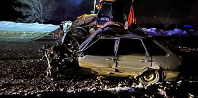 В Оренбурге ВАЗ на Шарлыкском шоссе врезался в трактор