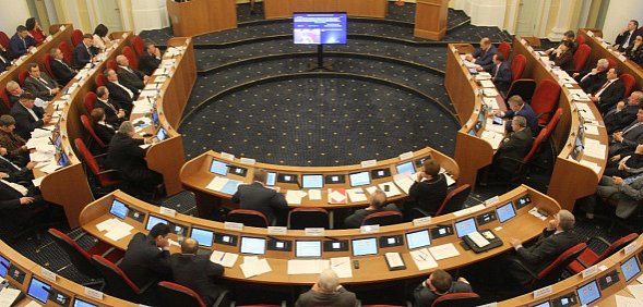Депутатам Заксоба Оренбургской области запрещено нанимать помощников из числа родственников