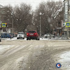 Каша на дорогах. Улица Московская в Орске, 14.04.2023