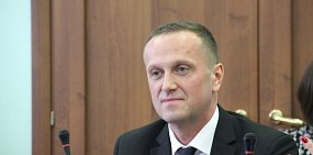 Глава Оренбурга Владимир Ильиных считает, что «нужно разрушить систему, чтобы вернуть полмиллиарда в городской бюджет»