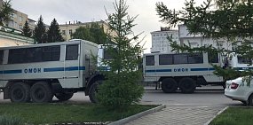 Противники строительства храма в центре Екатеринбурга протестуют  уже третий вечер