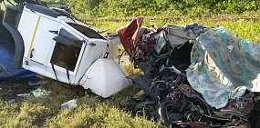 ДТП под Оренбургом: легковой автомобиль превратился в груду металла