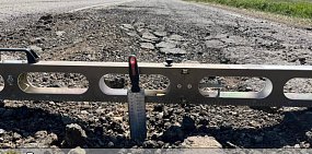 Трасса «Илек‑Ташла‑Соболево» буквально рассыпается на глазах, фото: прокуратура Оренбургской области