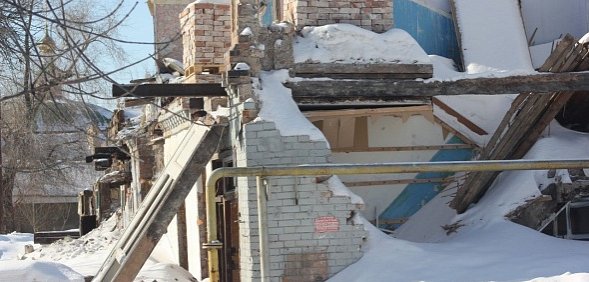 В Оренбурге неизвестные украли половину двухэтажного многоквартирного дома