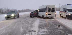 На трассе в Сакмарском районе водитель иномарки погиб, столкнувшись с ГАЗелью