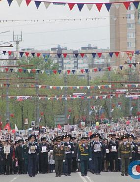 В Оренбурге в шествии «Бессмертного полка» приняли участие 37 тысяч человек