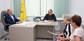 Жители Берд на приеме в администрации. Фото администрации города 