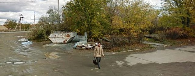 Мусорный бак рядом с домом по улице Перегонной, 20