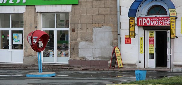На остановках Орска планируют заменить фигурные лавочки на деревянные с рекламой