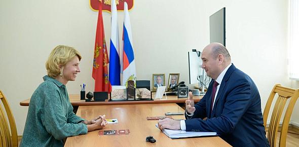 Оксана Лут и Евгений Солнцев. Фото правительства региона 