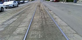 Вдоль трамвайных рельсов в центре Орска появится новая плитка